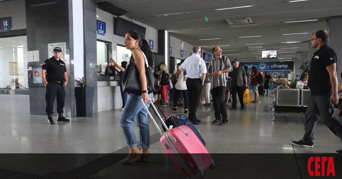 Едва няколко дни след като БДЖ пусна за първи път влак