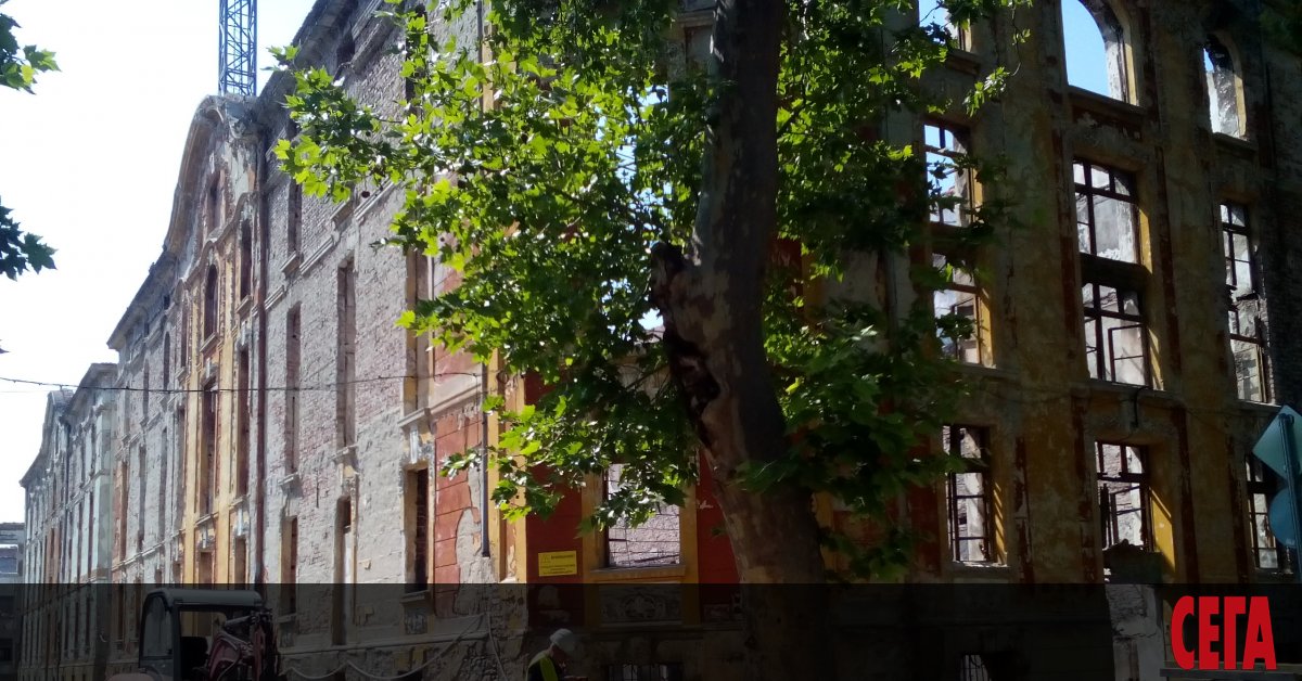 След скандала миналата седмица, днес багери влязоха в още един