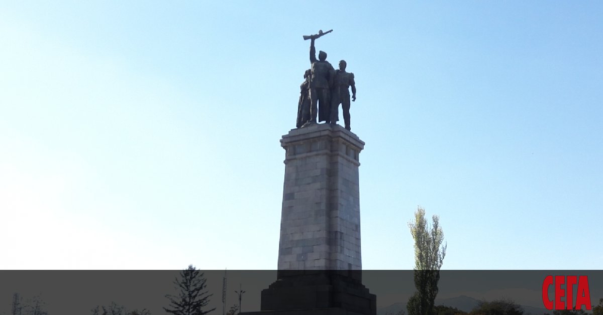  Паметникът на Съветската армия в София ще бъде ремонтиран с