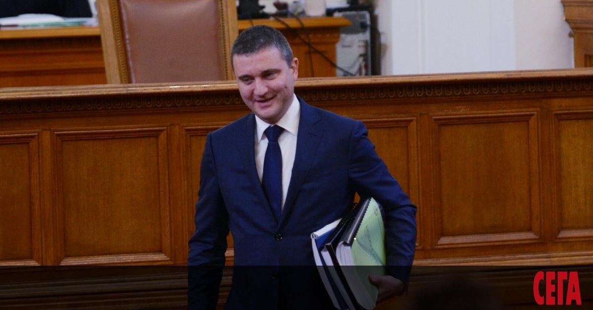Kabinett Garantira Poveche Pari Za Premii Na Chinovnicite Sega