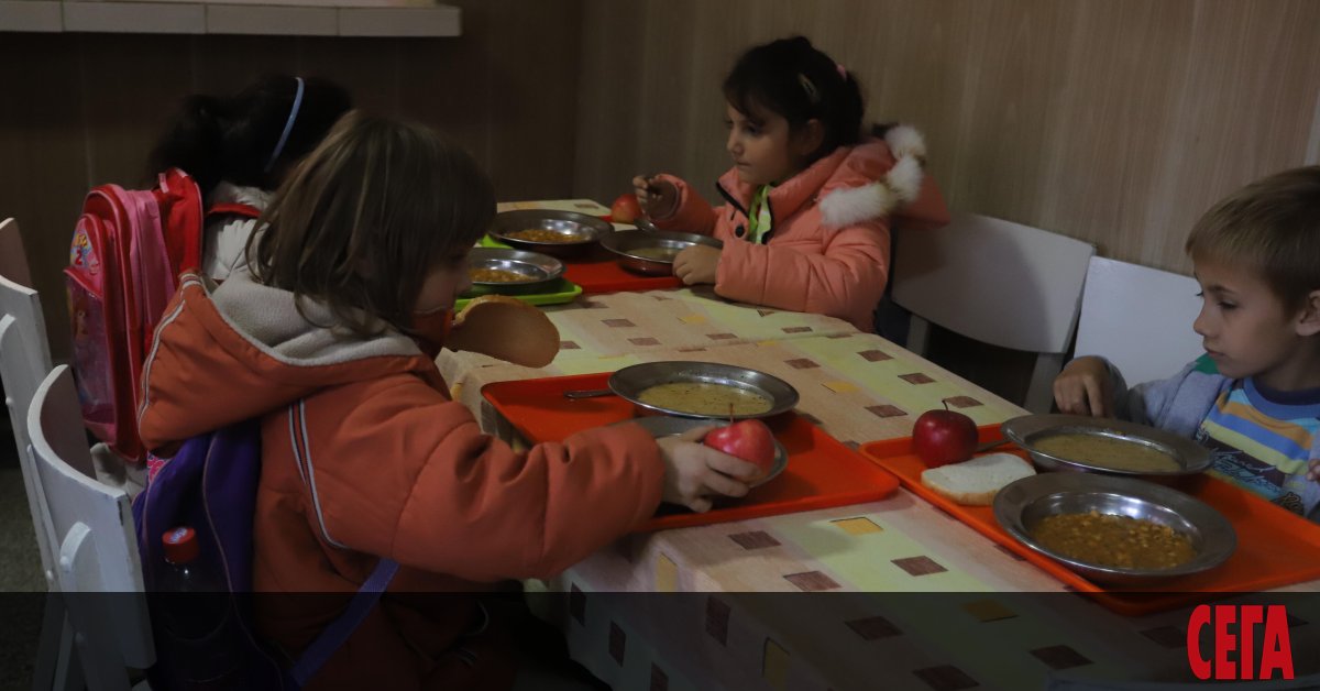 Храненето на учениците в София ще става по нови правила,