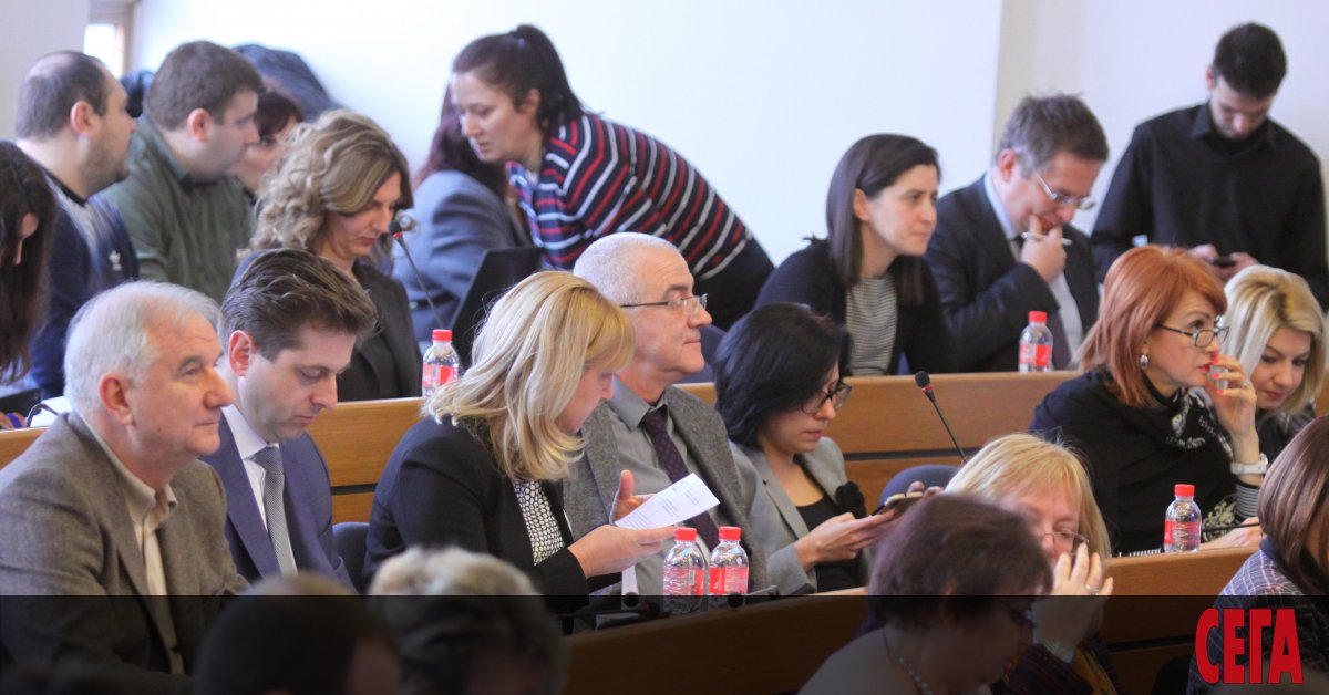 Изхвърлянето на Цветан Цветанов отвори пробойни в дисциплинираното тяло на