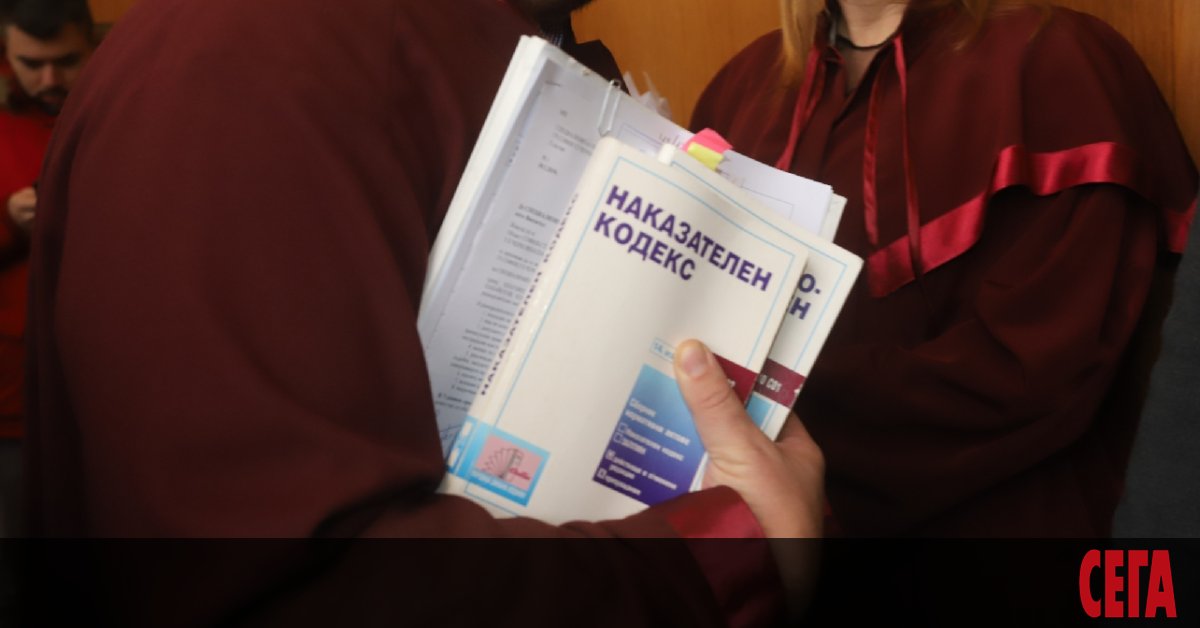 В опит да съхрани пропуканата управляваща коалиция ГЕРБ подкрепи силно