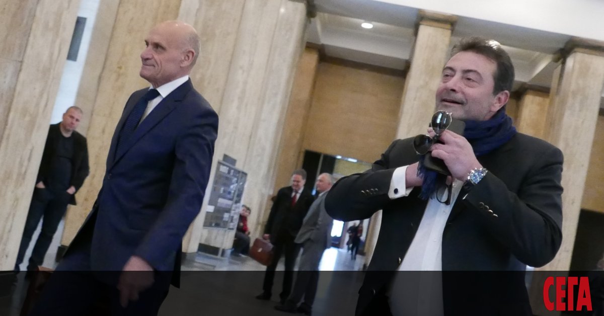 БНТ се нуждае от опитни специалисти, които да управляват телевизията