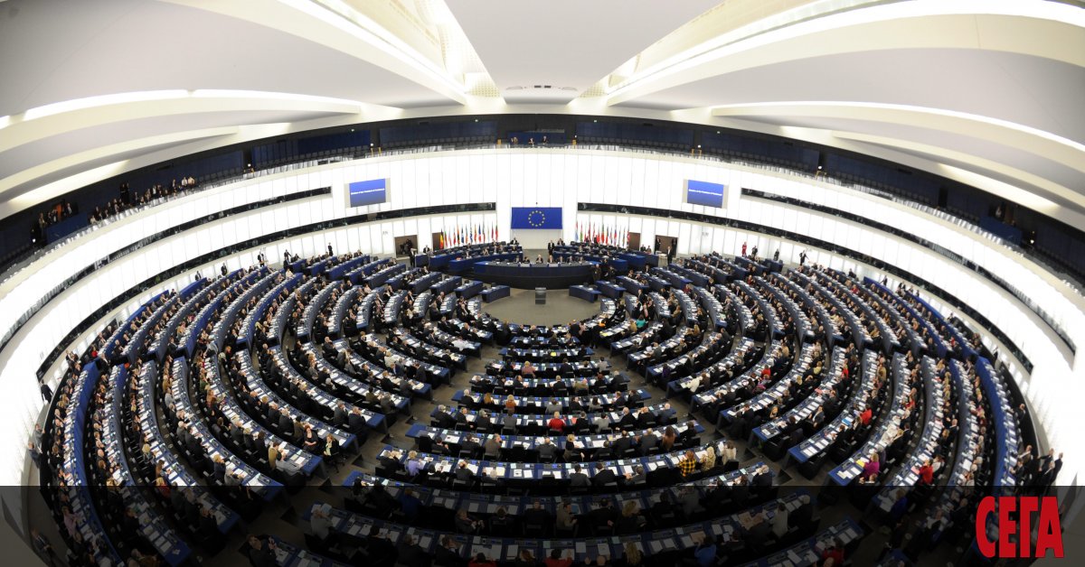 Европарламентът даде днес двуседмичен срок на Европейската комисия да предложи