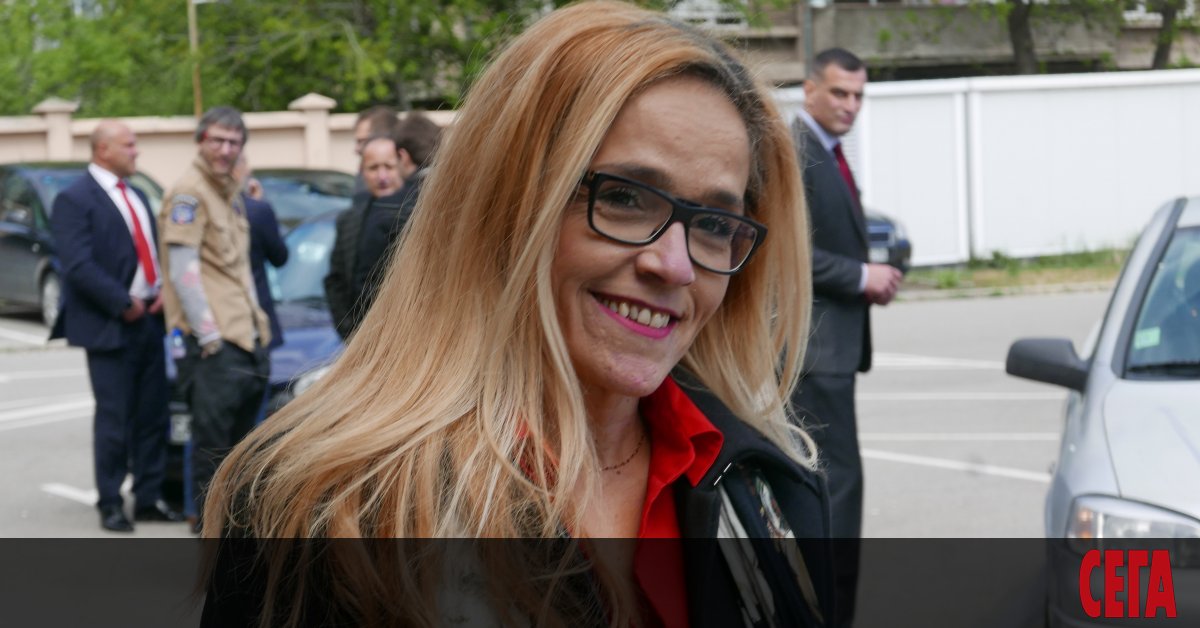 Реших да се кандидатирам от безсилие. Това заяви пред bTV в