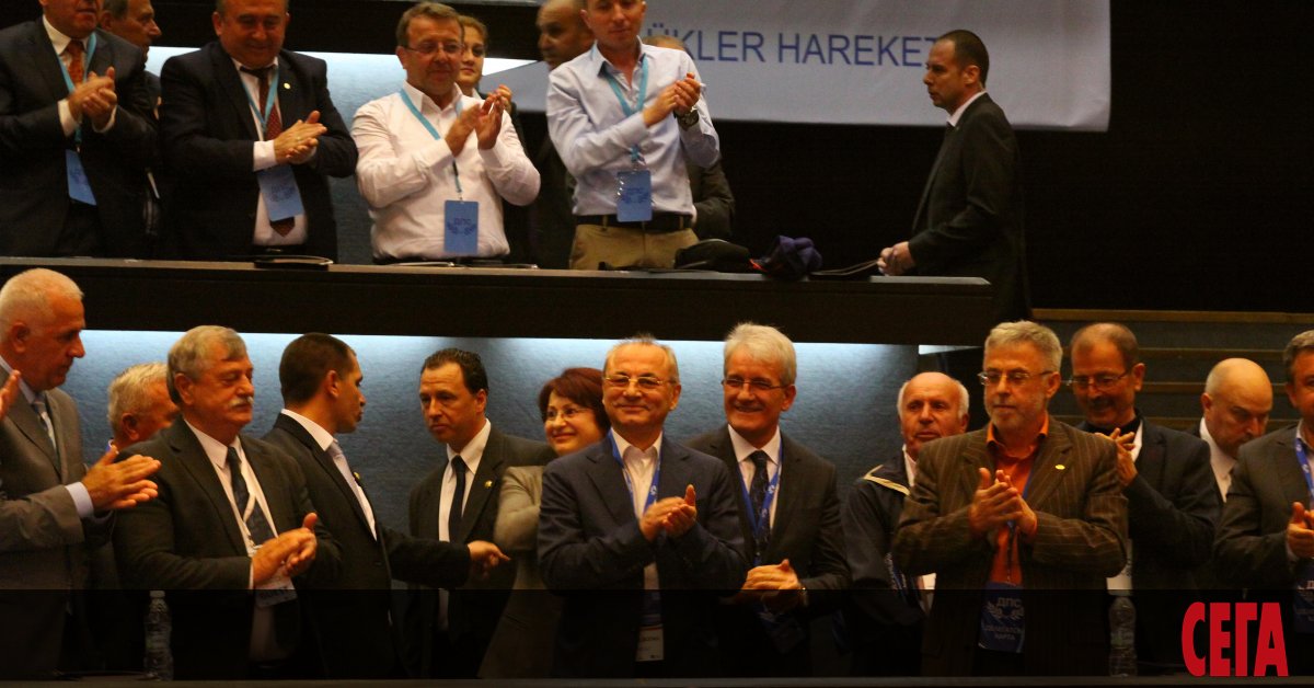 Нещо сериозно се случва в ДПС. Иначе почетният му председател