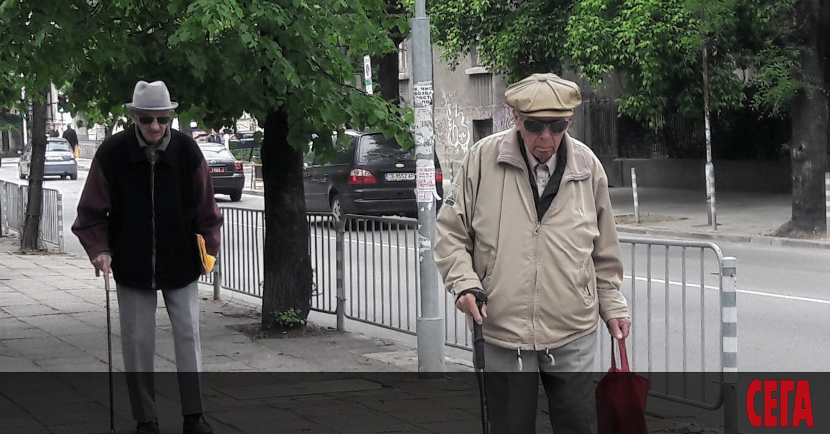 Догодина разходите за пенсии у нас за пръв път ще