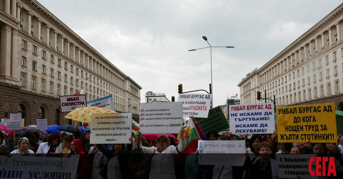 Здравният министър Кирил Ананиев тръгва по болниците в страната, за да