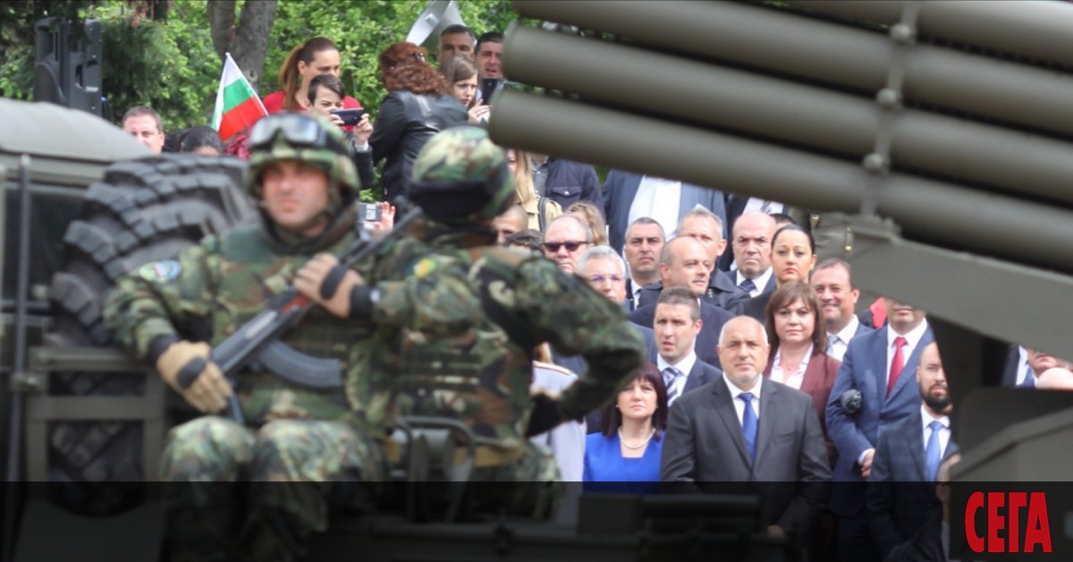 Военните предлагат да има все пак парад за 6 май