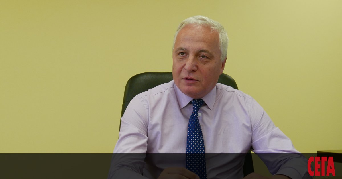 Цветан Цветков е председател на Сметната палата от 2014 г. Преди