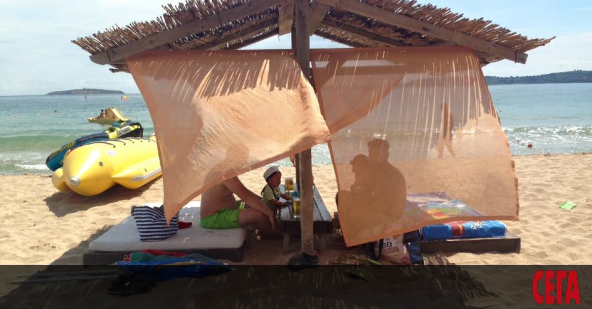 Ниските цени за чадъри и шезлонги по Българското Черноморие, с