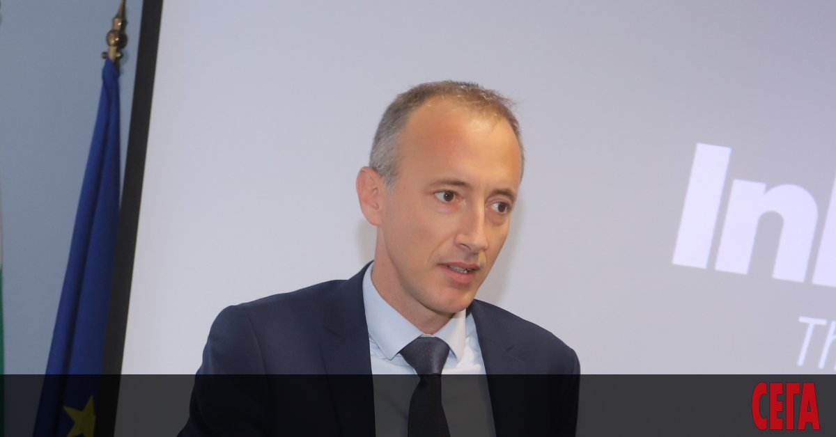 Просветният министър Красимир Вълчев е готов да утвърди три от