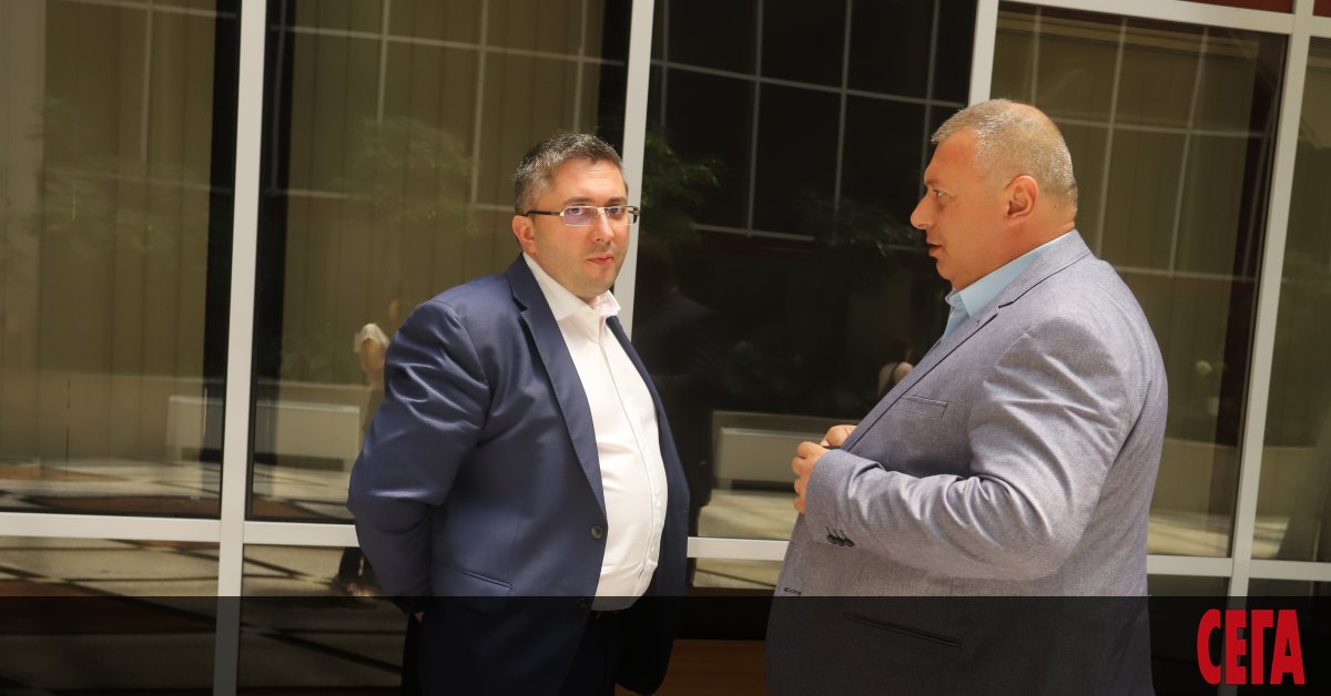 Нова експертна група ще смята какви да бъдат таксите за тежкия