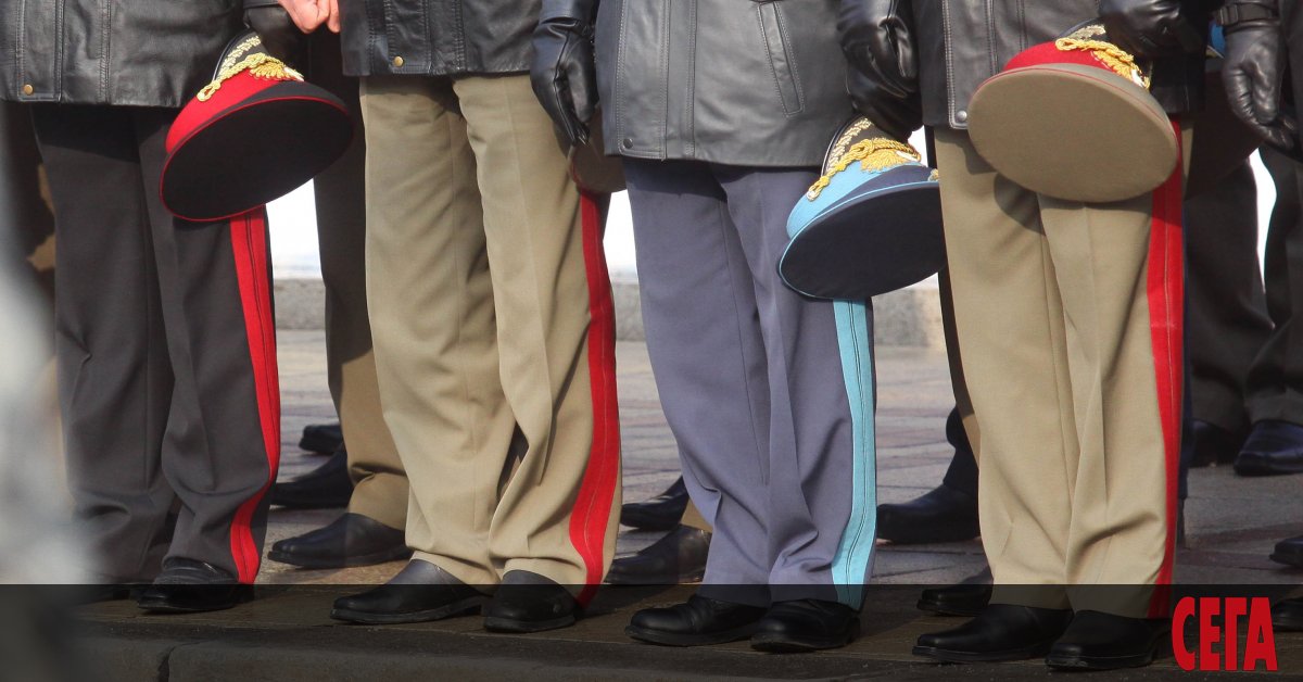 Ако в някоя нормална държава подадат оставки и рапорти за