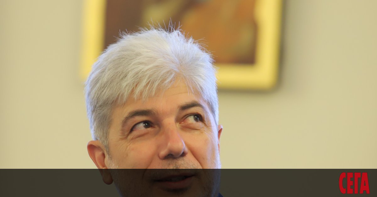 Водеща: Защо сега държавата успя да извади за отрицателно време над