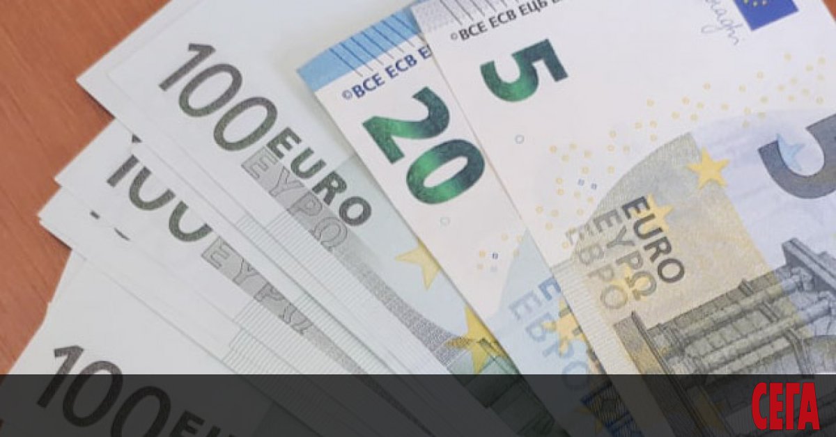 Скоро еврозоната ще има своите две нови членки. Стискам палци съвсем