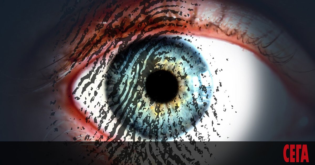 Пръстови отпечатъци на над 1 милион души, както и данни