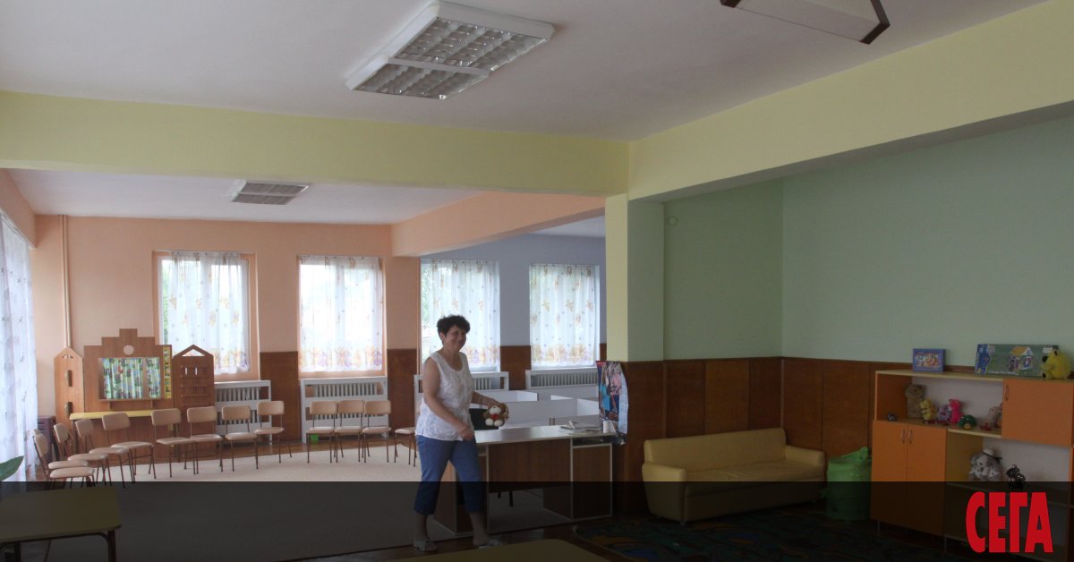 Изискването на абсурдни документи от детските градини в София за