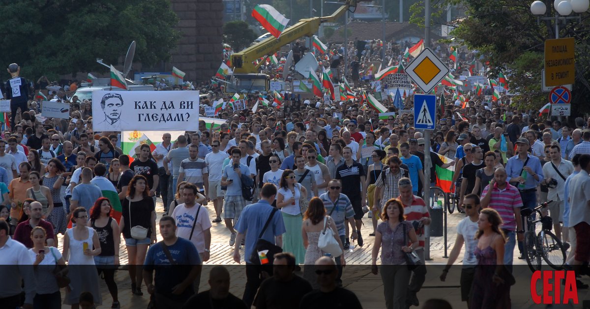 Всичко, което се случва преди изборите, засяга изборите. 
След като Емил
