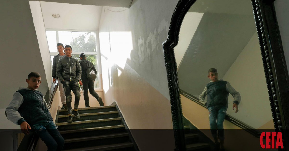 С 500 лева ще бъде увеличена заплатата на учителите, които