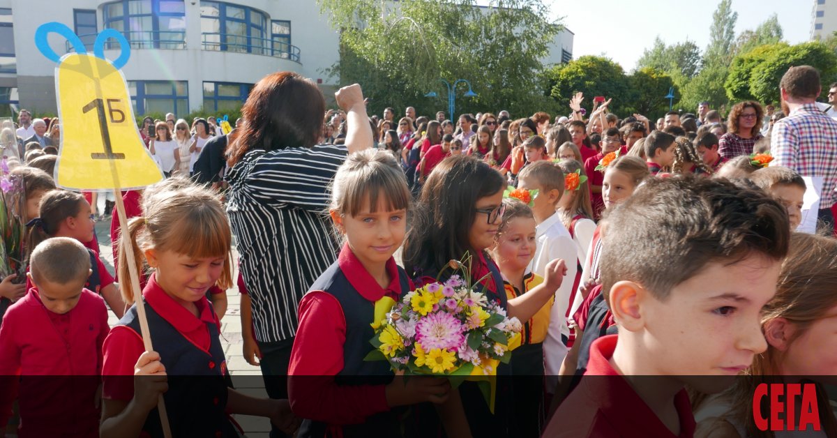 Не се очакват проблеми с кандидатстването за първи клас в