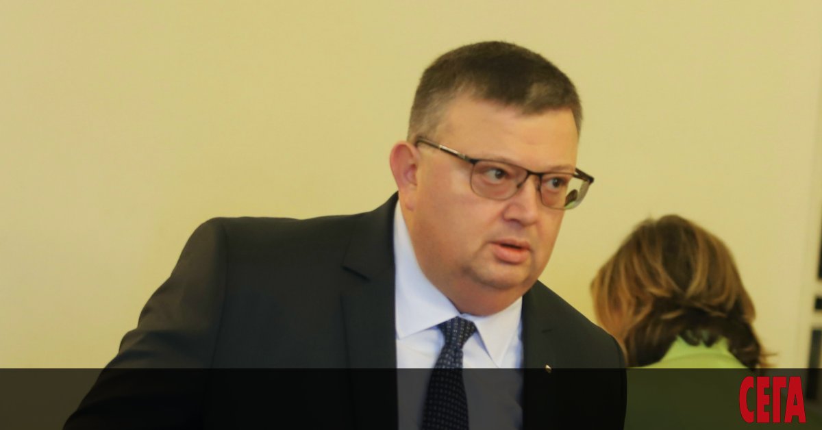 След като управляващите изсипаха куп похвали по адрес на настоящия