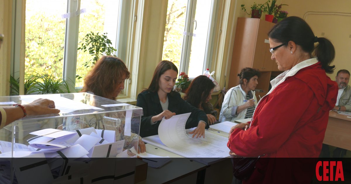 Продължава ненормалната практика, при която починали български граждани масово се