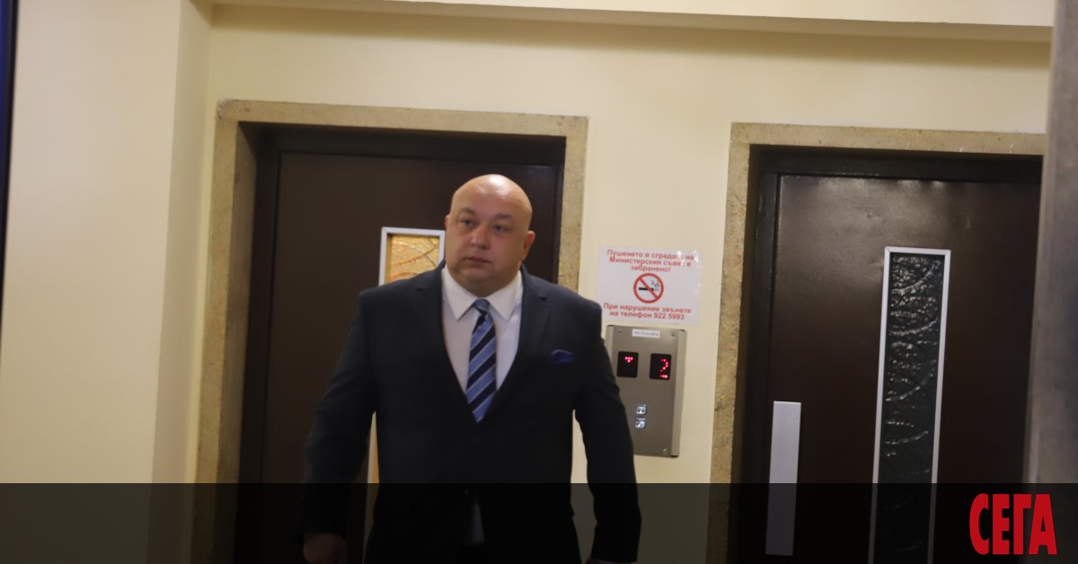 Българският футболен съюз не приема констатацията на Министерството на младежта