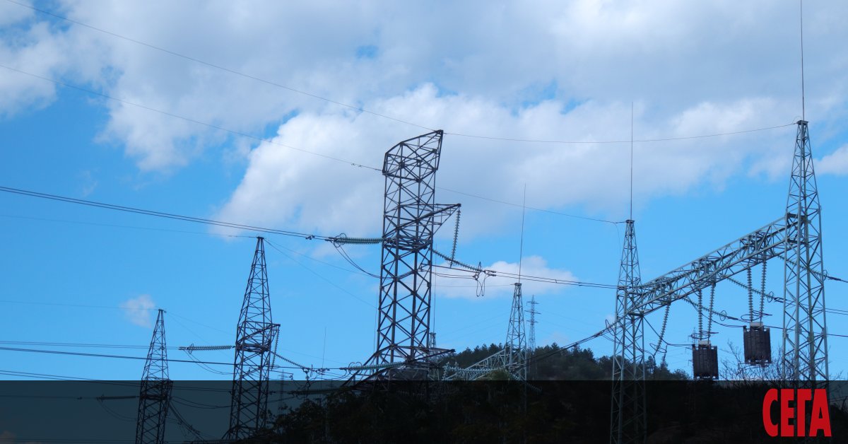 Въпреки мудността си в развиването на електронно управление, управляващите уверено