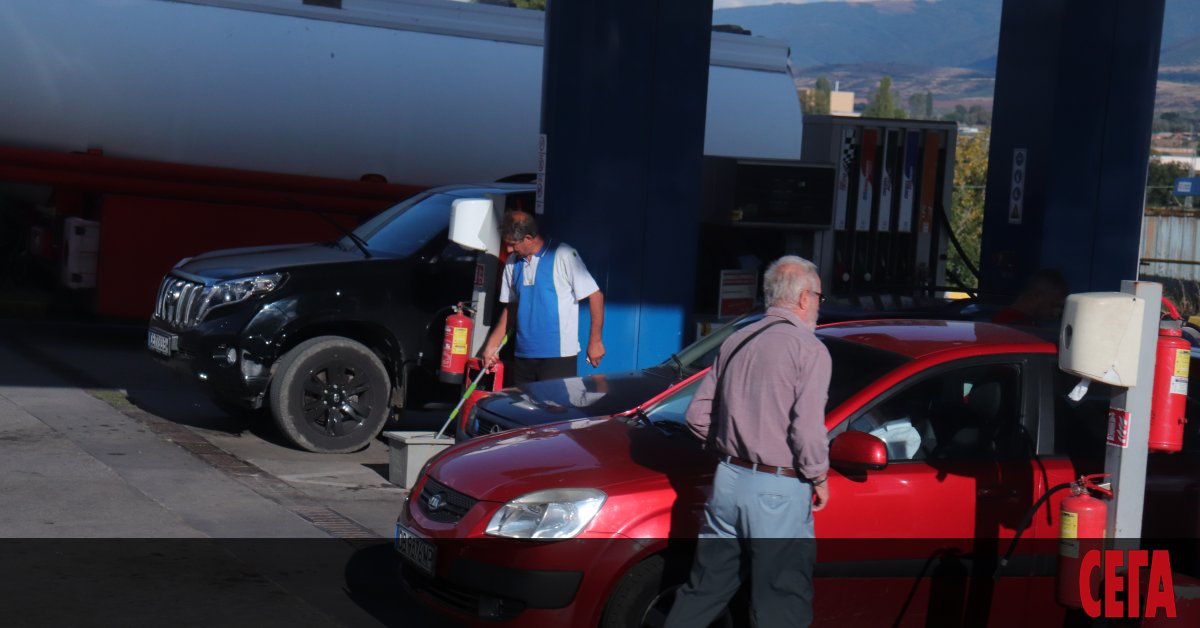 Бензиностанции, които продават контрабандни горива, освен че ще бъдат глобявани,