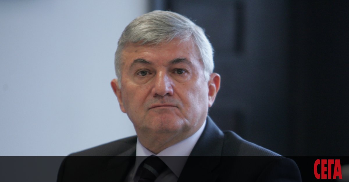 С решението първият ден от болничните да е за сметка