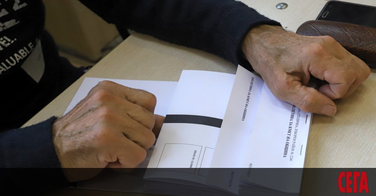 Десетки бюлетини в София са обявени за недействителни заради неволно