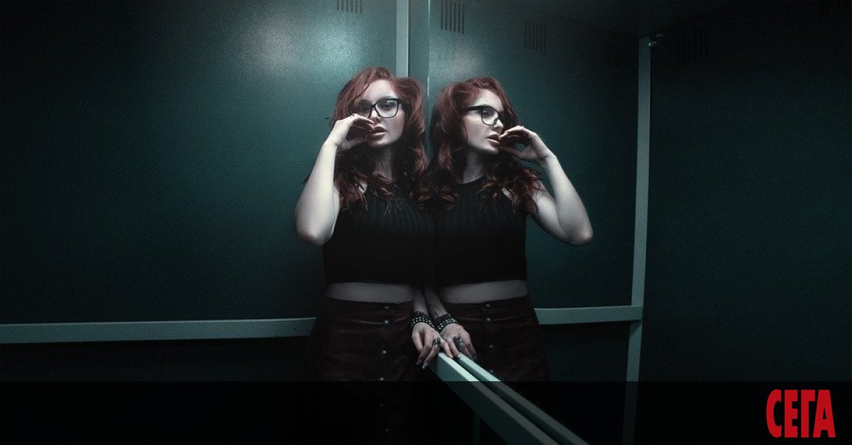 - А! - стресна се жената. - Какво стана?
- Не