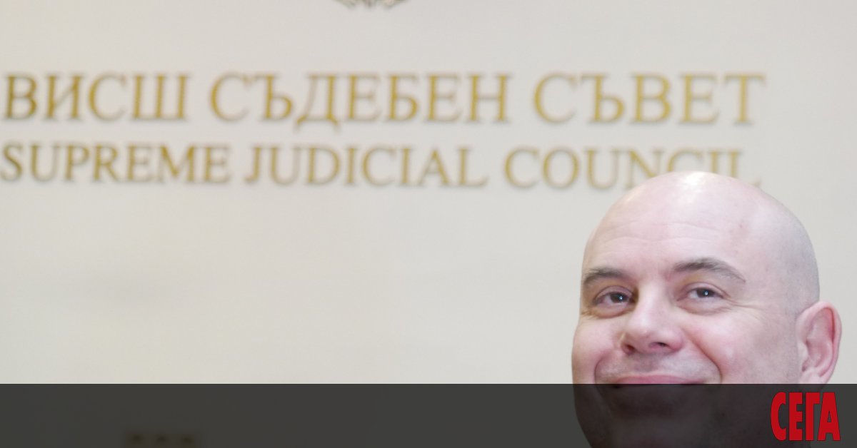 Главният прокурор Иван Гешев отмени в последния момент срещата си