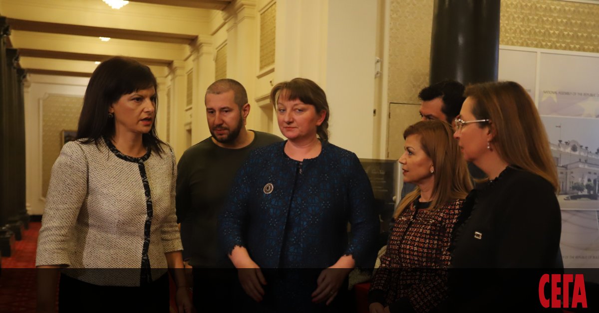 Новият социален министър Деница Сачева ще  пробва да убеди и