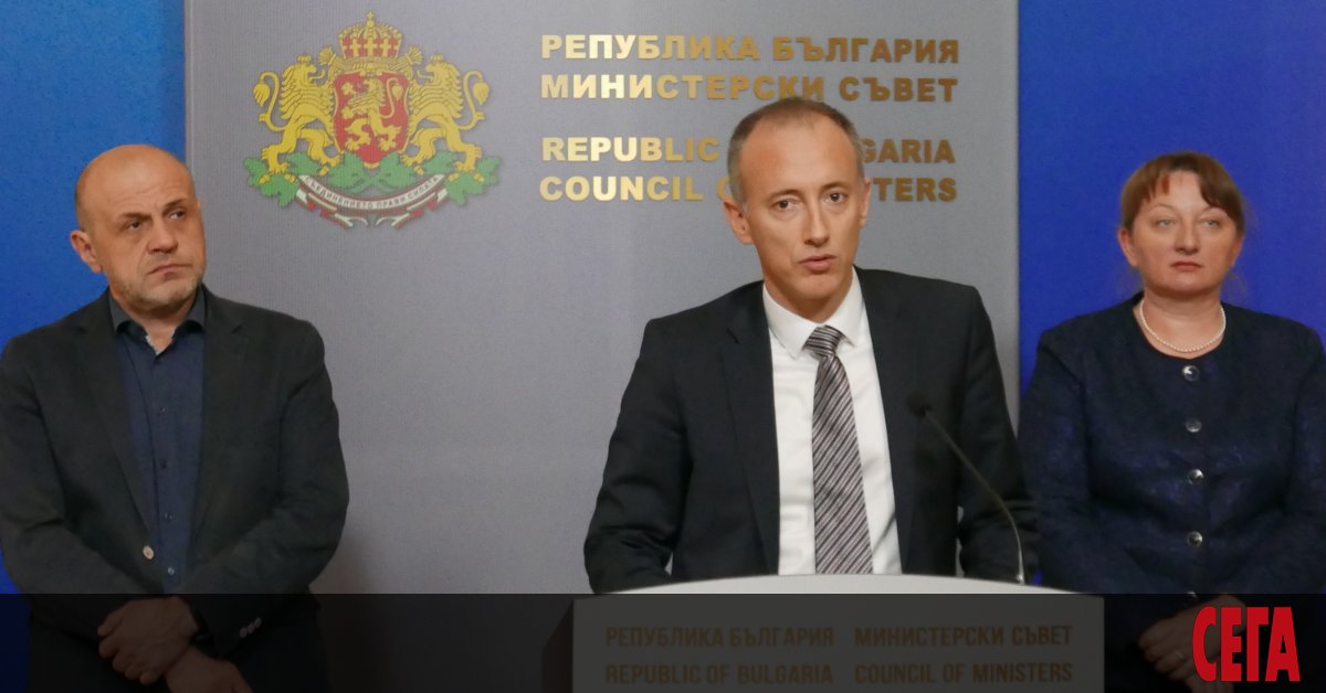 Работата на екипите, отговарящи за връщането на деца в училище,