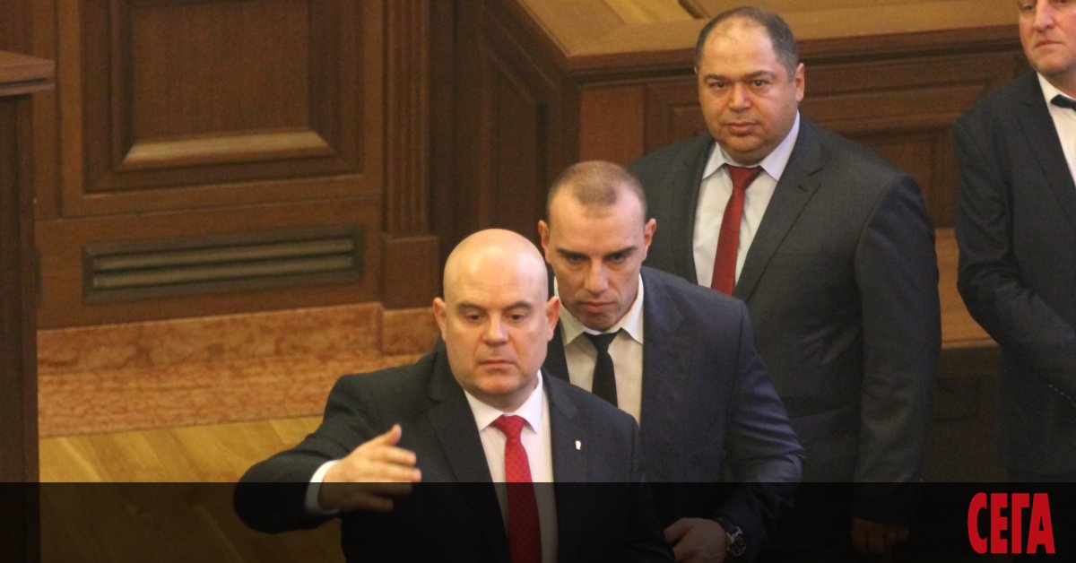 Големи рокади се задават по върховете на държавното обвинение, става