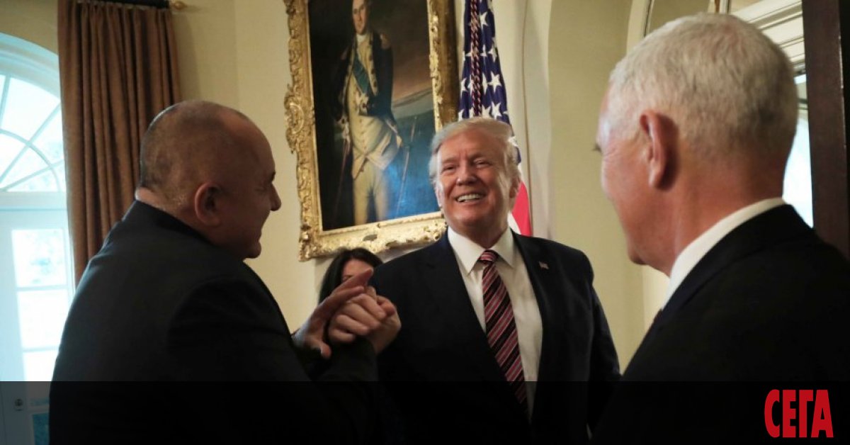 Премиерът Бойко Борисов обича да си проси съчувствие и се е