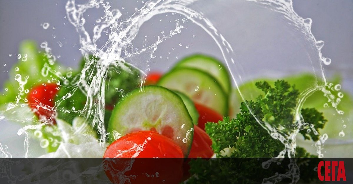 Хладилникът се грижи за храната ни, но можем да му