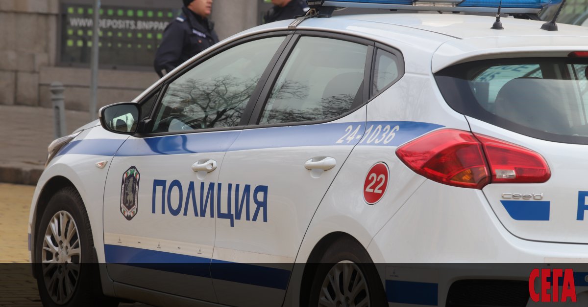 Полицията продължава да издирва 28-годишния рецидивист Емил Великов, избягал от