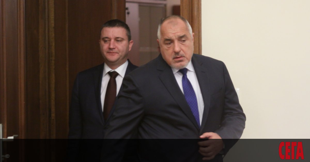 Samo Edna Banka Ni Deli Ot Chakalnyata Za Evroto Sega