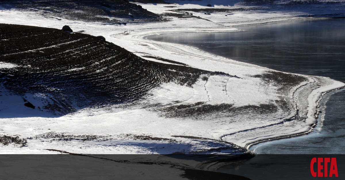 Критичното ниво на язовир Студена, в който има вода за