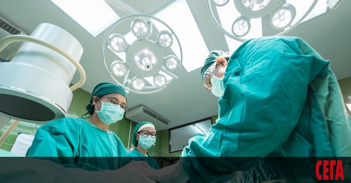 Двама лекари са предадени на съд за причиняване на смърт