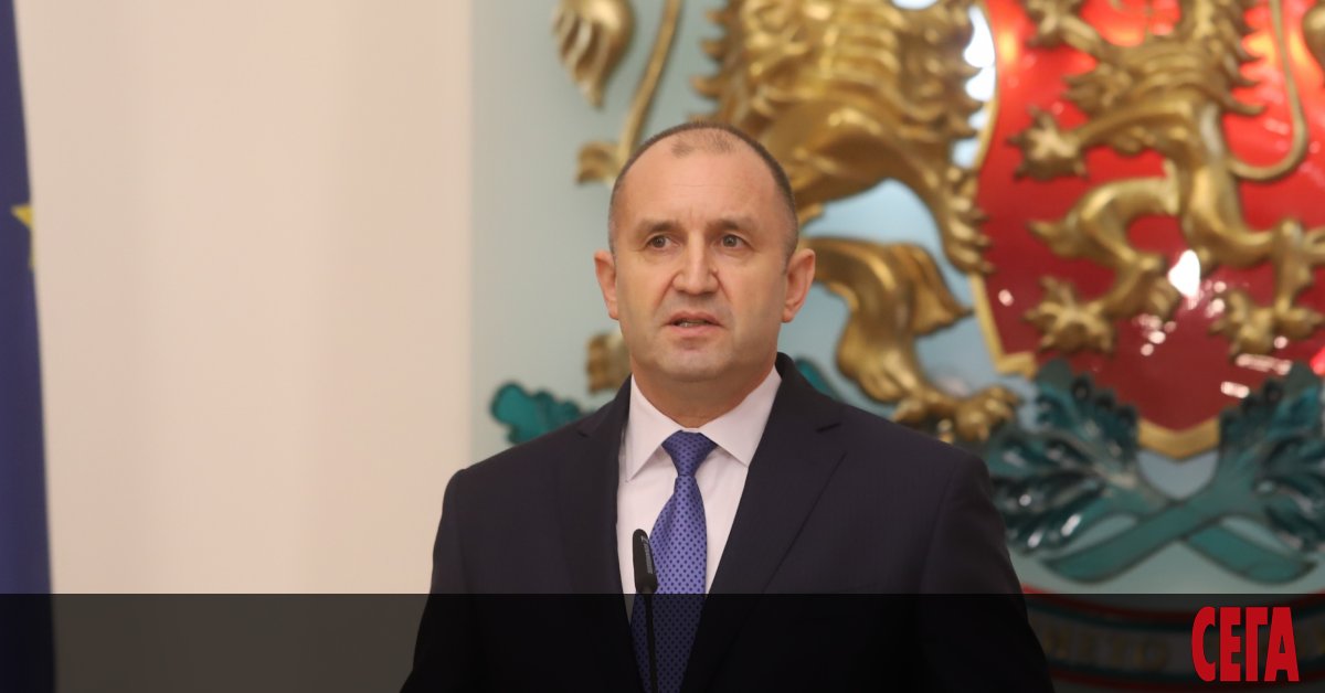Държавният глава Румен Радев прави обръщение към българските граждани.Поводът са