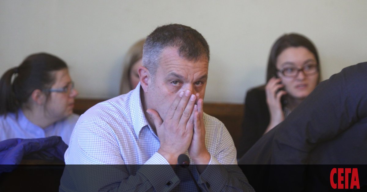 Конфликтът между все още управляващите в държавата в лицето на