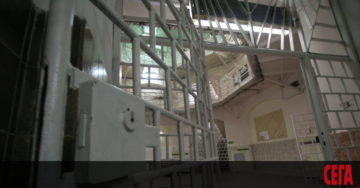 806 престъпници, които са осъдени да лежат в затвора, са