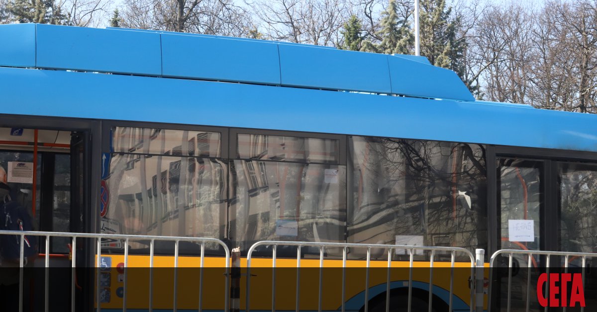 Инцидентът в столичен тролей, при който 42-годишен мъж намушка с