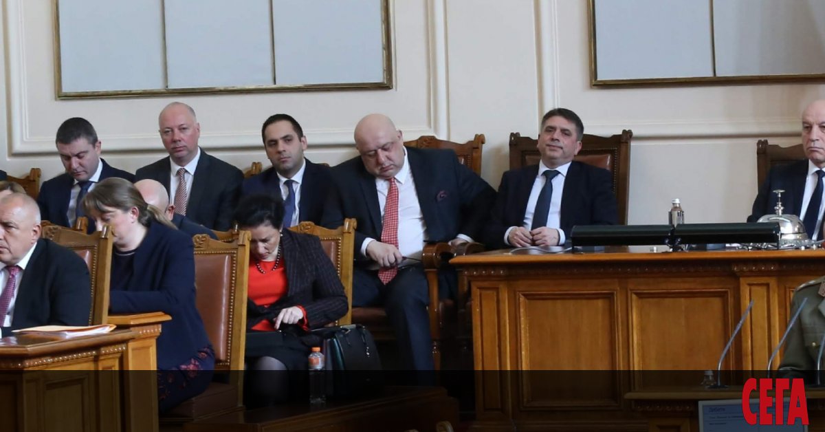  От ГЕРБ се готвят да направят множество промени в данъчното