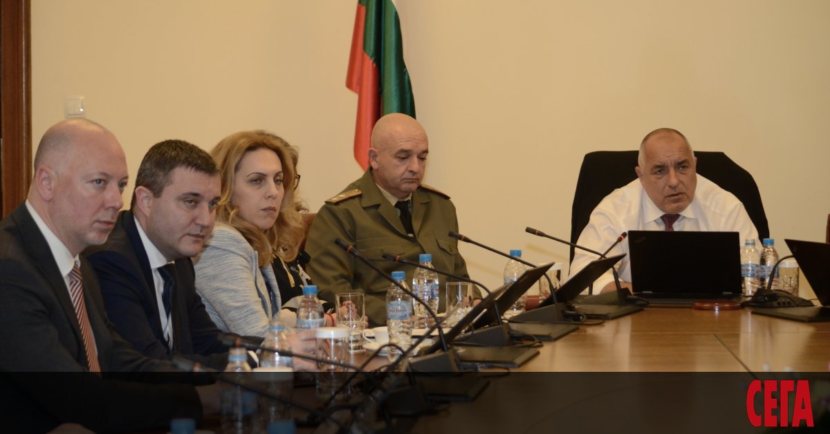 По време на бедствие клишетата от типа кризата е възможност престават да